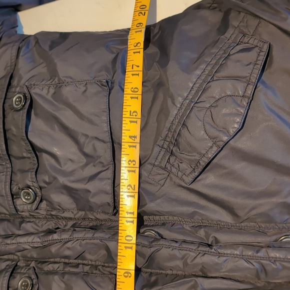 Black puffer jacket with gray faux fur collar - Picture 6 of 6